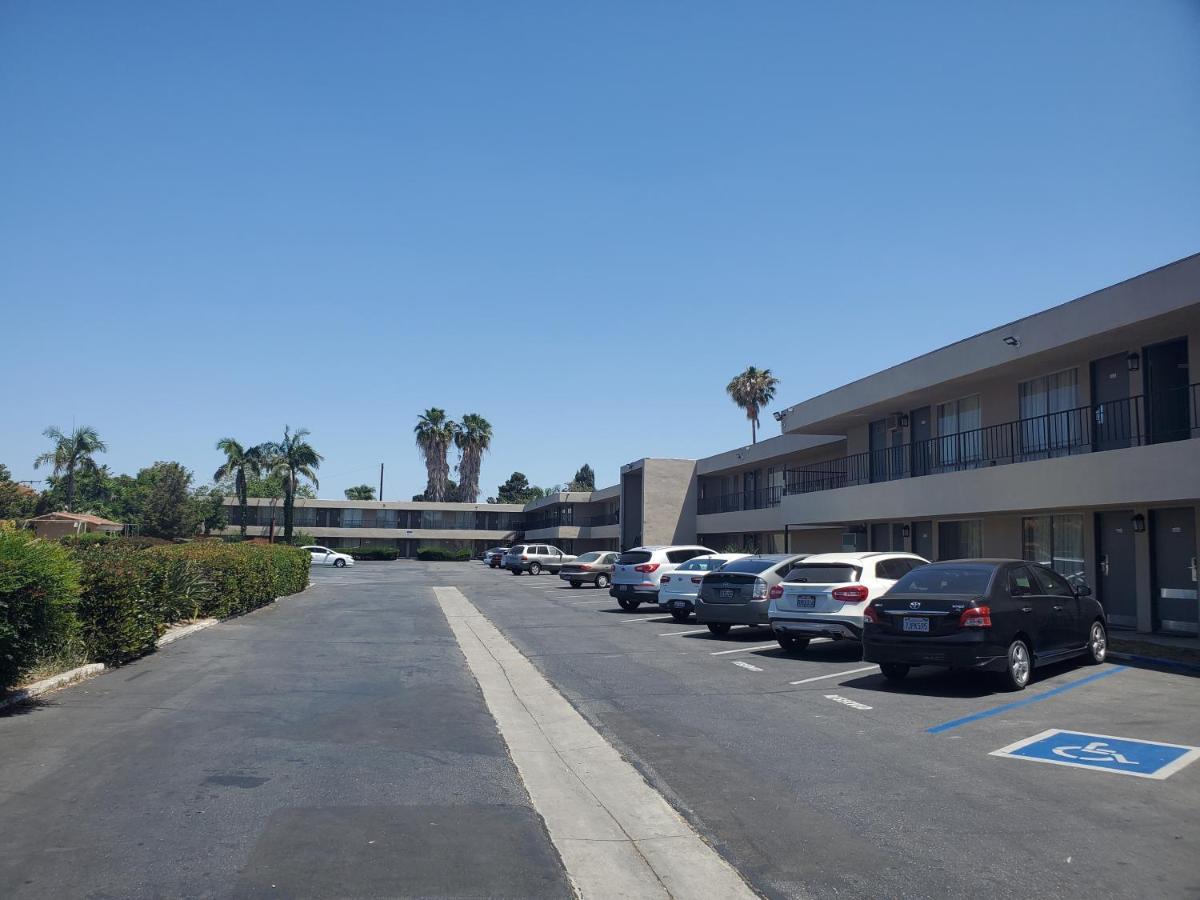 Royal Grand Inn Santa Ana Exteriér fotografie